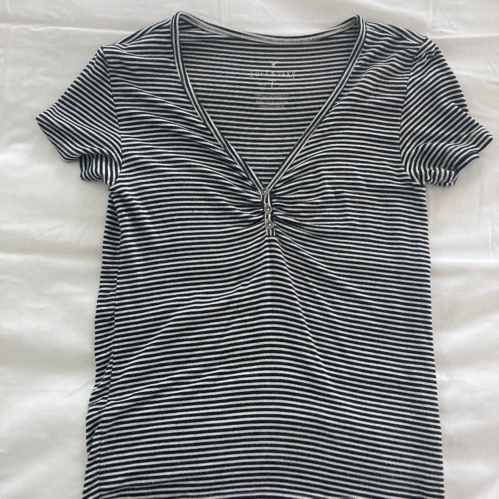 AE Soft & Sexy Henley V-Neck T-shirt XXS